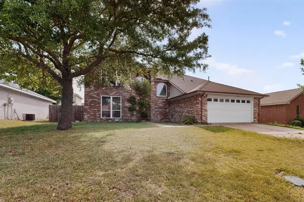 $349,000 | 812 Windswept Drive, Cedar Hill, TX 75104