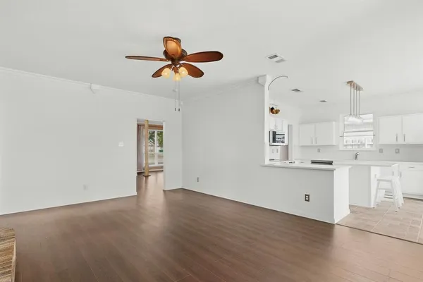 $349,000 | 812 Windswept Drive, Cedar Hill, TX 75104