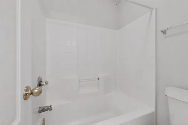 $349,000 | 812 Windswept Drive, Cedar Hill, TX 75104