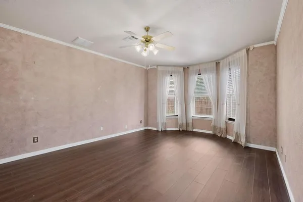 $349,000 | 812 Windswept Drive, Cedar Hill, TX 75104