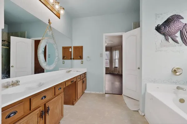 $349,000 | 812 Windswept Drive, Cedar Hill, TX 75104