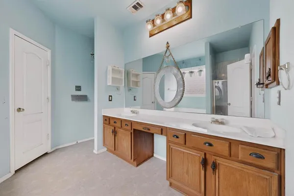 $349,000 | 812 Windswept Drive, Cedar Hill, TX 75104