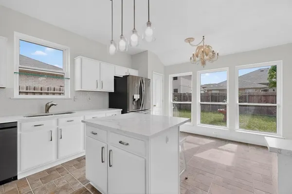 $349,000 | 812 Windswept Drive, Cedar Hill, TX 75104