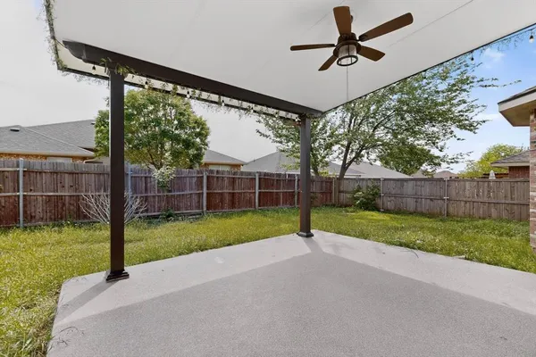 $349,000 | 812 Windswept Drive, Cedar Hill, TX 75104