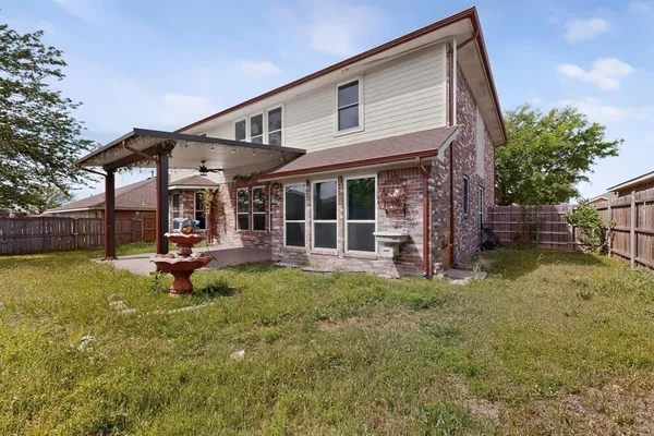 $349,000 | 812 Windswept Drive, Cedar Hill, TX 75104