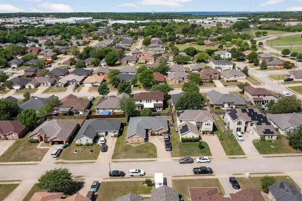 $349,000 | 812 Windswept Drive, Cedar Hill, TX 75104