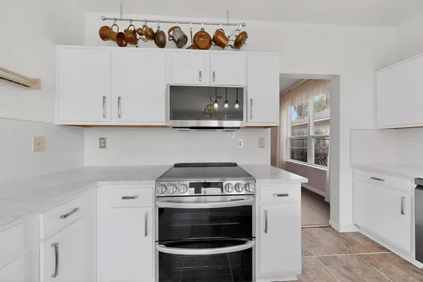 $349,000 | 812 Windswept Drive, Cedar Hill, TX 75104