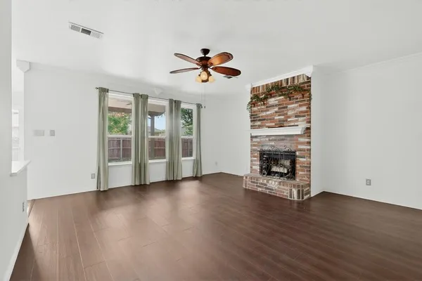$349,000 | 812 Windswept Drive, Cedar Hill, TX 75104