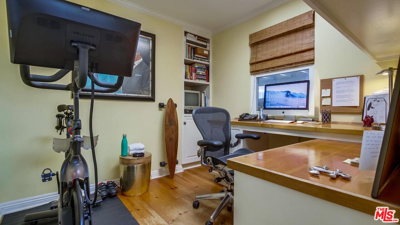 29500 Heathercliff Road, Unit 119 Malibu, CA 90265 - Photo 31 of 47 a room with musical instruments