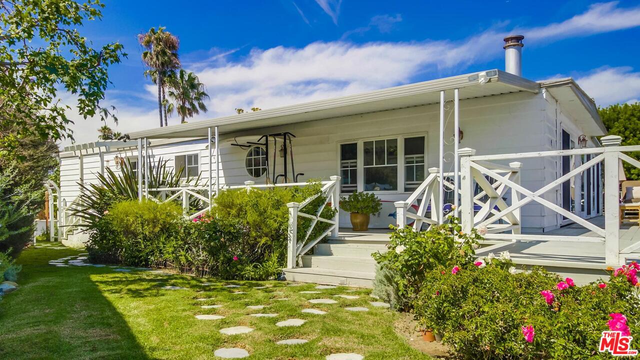 29500 Heathercliff Road, Unit 119 Malibu, CA 90265 - Photo 39 of 47