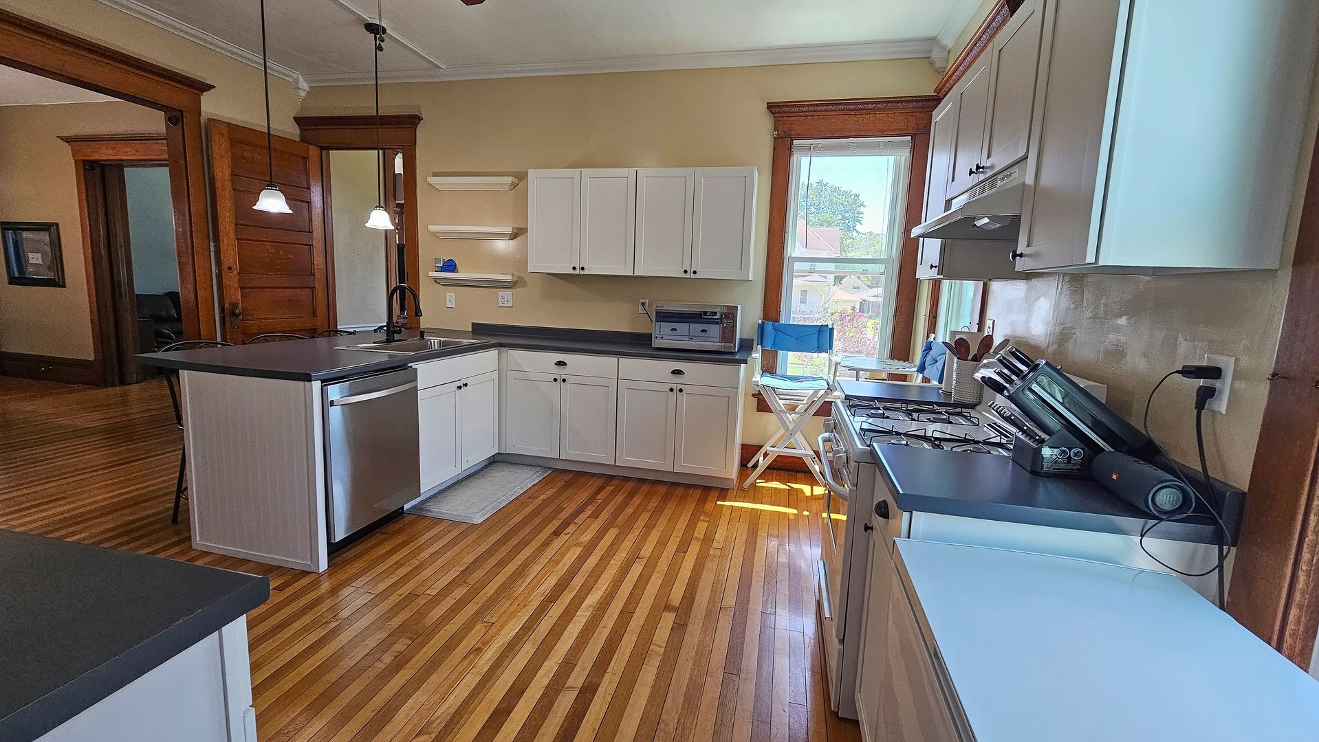 411 West Main Street Clinton, IL 61727 - Photo 8 of 31