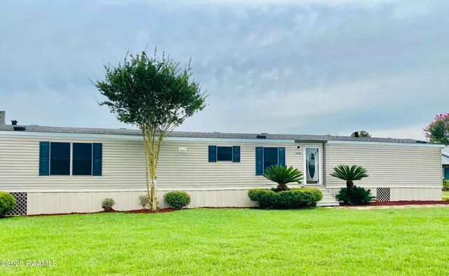 $995 | 1299 Sawmill Highway, Unit B, Breaux Bridge, LA 70517