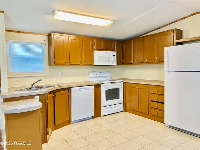 $995 | 1299 Sawmill Highway, Unit B, Breaux Bridge, LA 70517