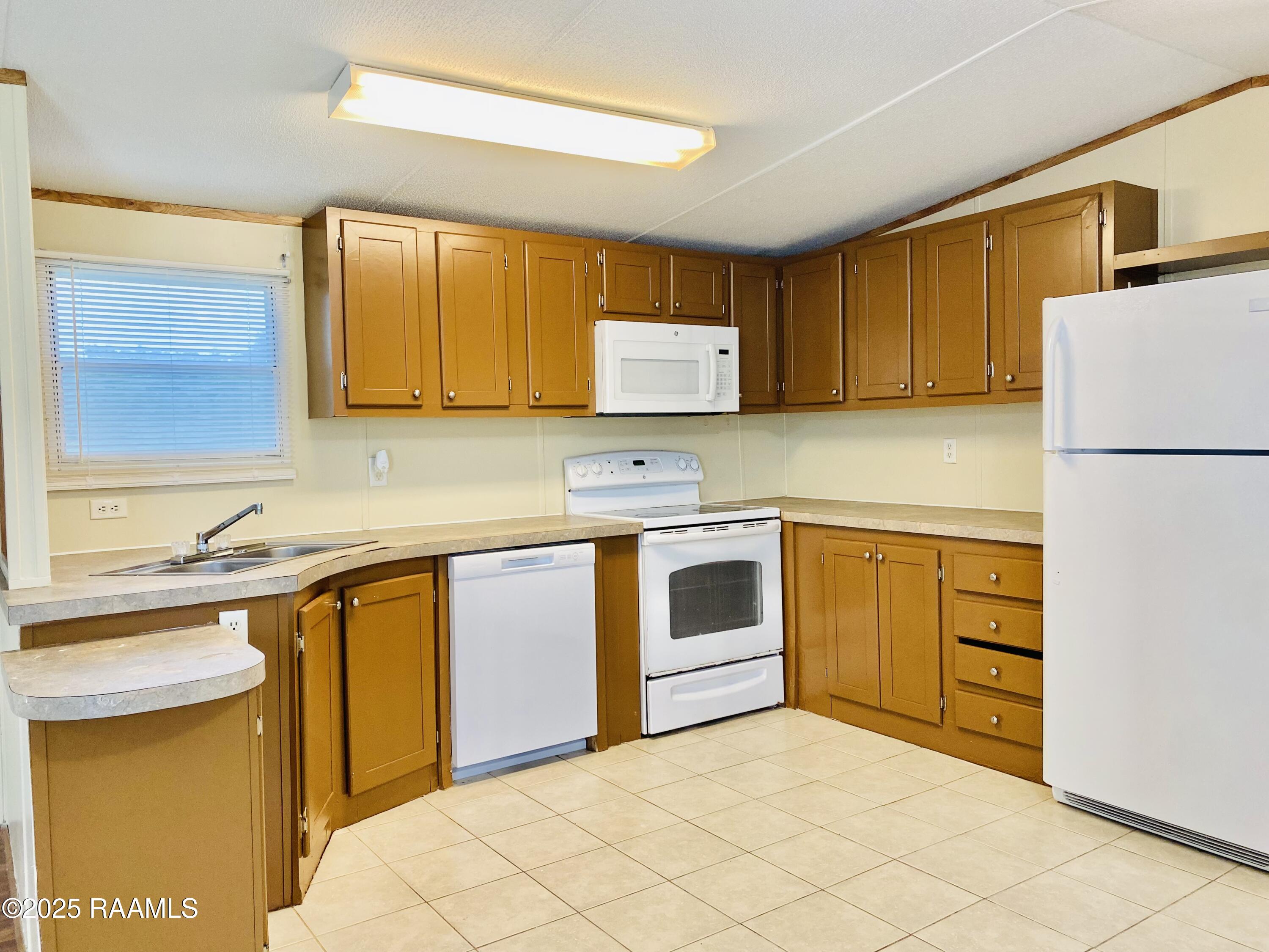 1299 Sawmill Highway, Unit B Breaux Bridge, LA 70517 - Photo 4 of 10 IMG_5467