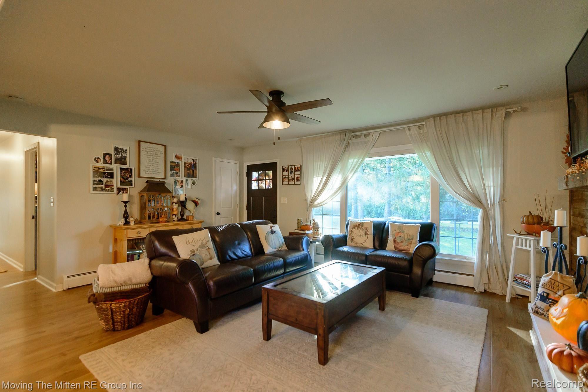 23741 Karr Road Belleville, MI 48111 - Photo 6 of 74 6.jpg