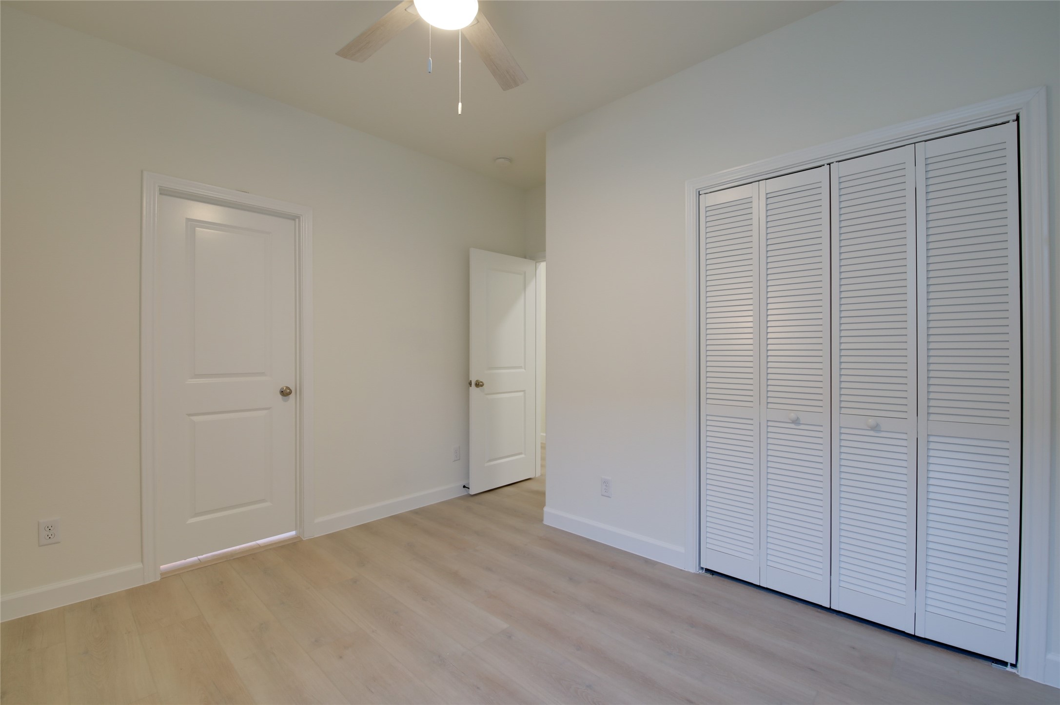 955 Ringold Street Houston, TX 77088 - Photo 36 of 48 wooden floor in an empty room