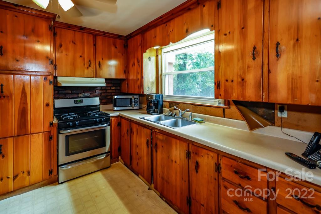373 Withrow Road Forest City, NC 28043 - Photo 5 of 25 Gallery Image 5