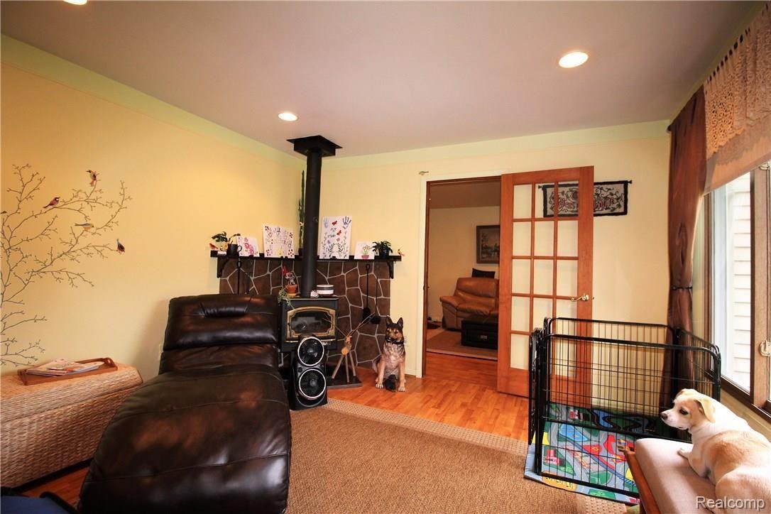 6352 Hermana Road West Bloomfield, MI 48324 - Photo 5 of 26 IMG_1476 (1).JPG