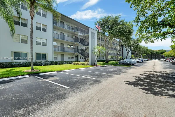 $1,600 | 251 Southwest 132nd Way, Unit 408H, Pembroke Pines, FL 33027