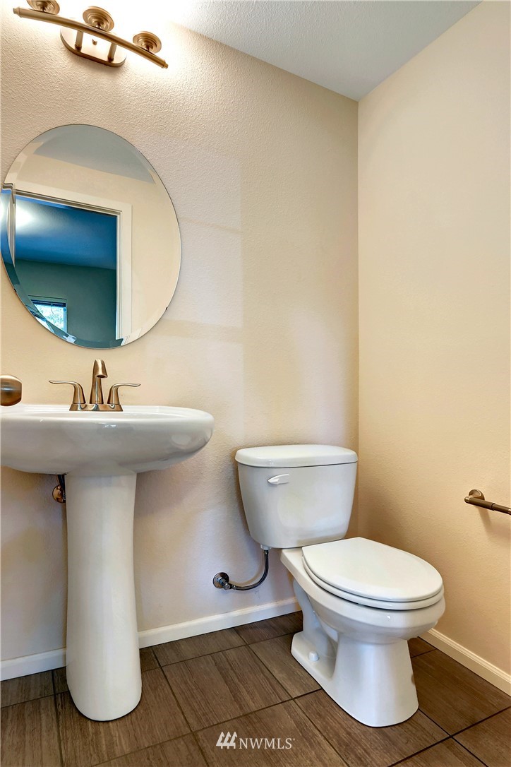 6538 High Point Drive Southwest Seattle, WA 98126 - Photo 14 of 18 Gallery Image 14