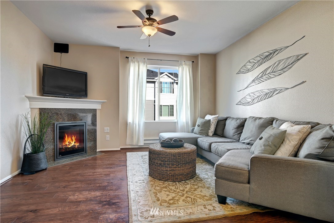 6538 High Point Drive Southwest Seattle, WA 98126 - Photo 3 of 18 Gallery Image 3
