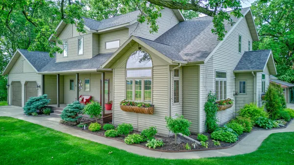 $895,000 | 19319 380th Street, Erhard, MN 56534