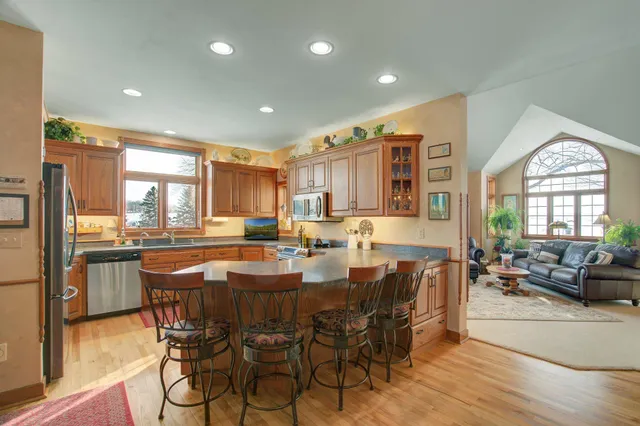 $895,000 | 19319 380th Street, Erhard, MN 56534