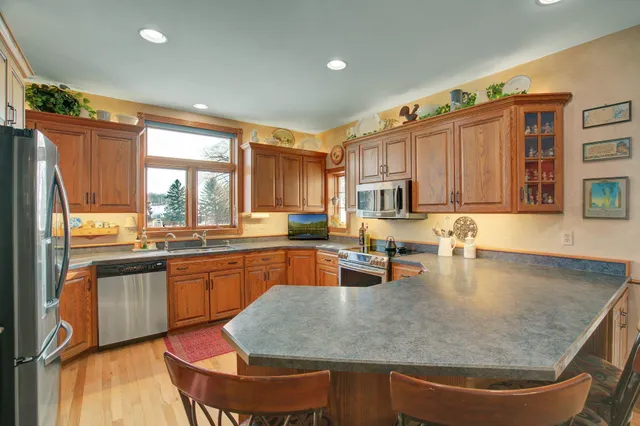 $895,000 | 19319 380th Street, Erhard, MN 56534