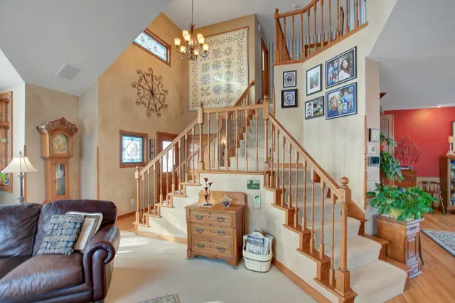 $895,000 | 19319 380th Street, Erhard, MN 56534