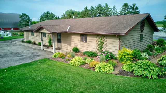 $895,000 | 19319 380th Street, Erhard, MN 56534