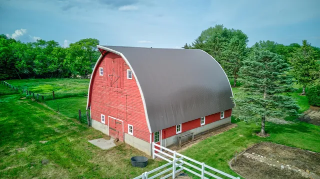 $895,000 | 19319 380th Street, Erhard, MN 56534