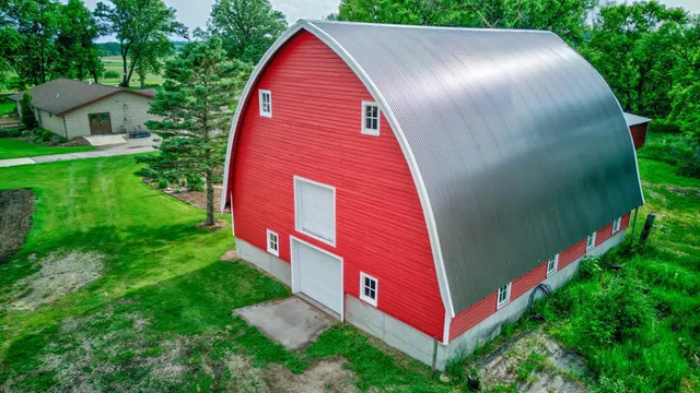 $895,000 | 19319 380th Street, Erhard, MN 56534