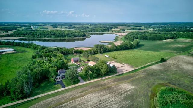 $895,000 | 19319 380th Street, Erhard, MN 56534