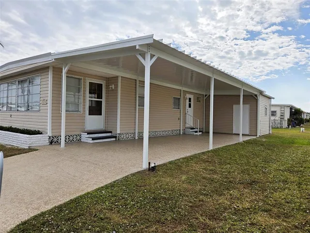 a front view of house with yard