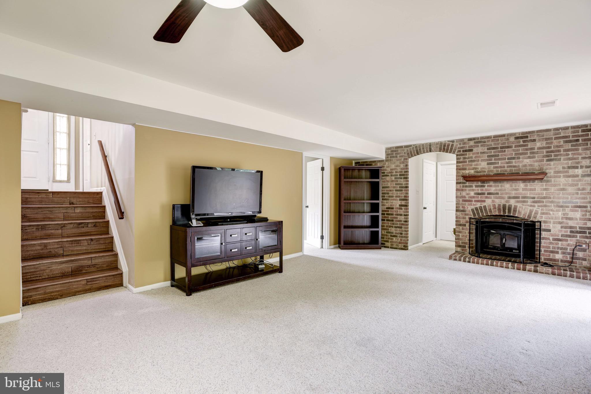 132 Environs Road Sterling, VA 20165 - Photo 29 of 44 Gallery Image 29