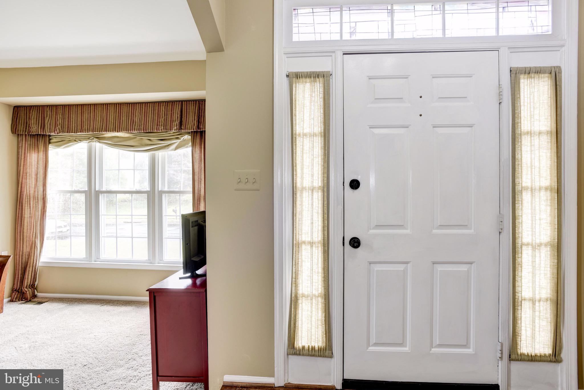 132 Environs Road Sterling, VA 20165 - Photo 4 of 44 Gallery Image 4