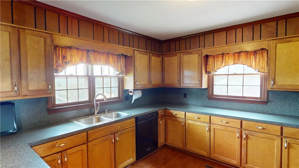 975 Cox Ridge Road Claudville, VA 24076 - Photo 9 of 50
