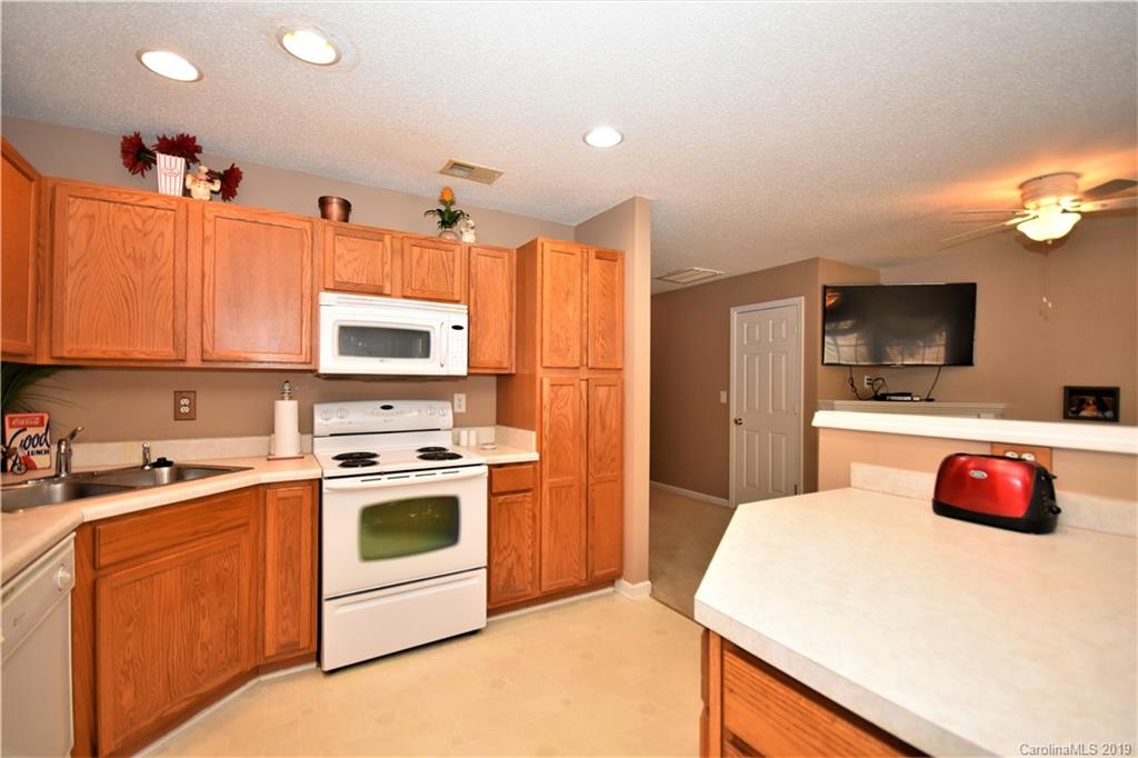 16733 Timber Crossing Road Charlotte, NC 28213 - Photo 11 of 27