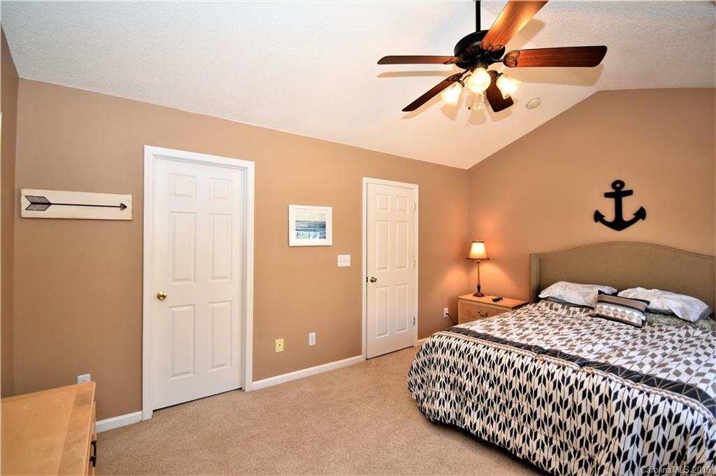 16733 Timber Crossing Road Charlotte, NC 28213 - Photo 17 of 27