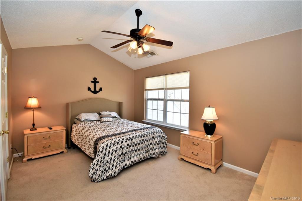 16733 Timber Crossing Road Charlotte, NC 28213 - Photo 18 of 27