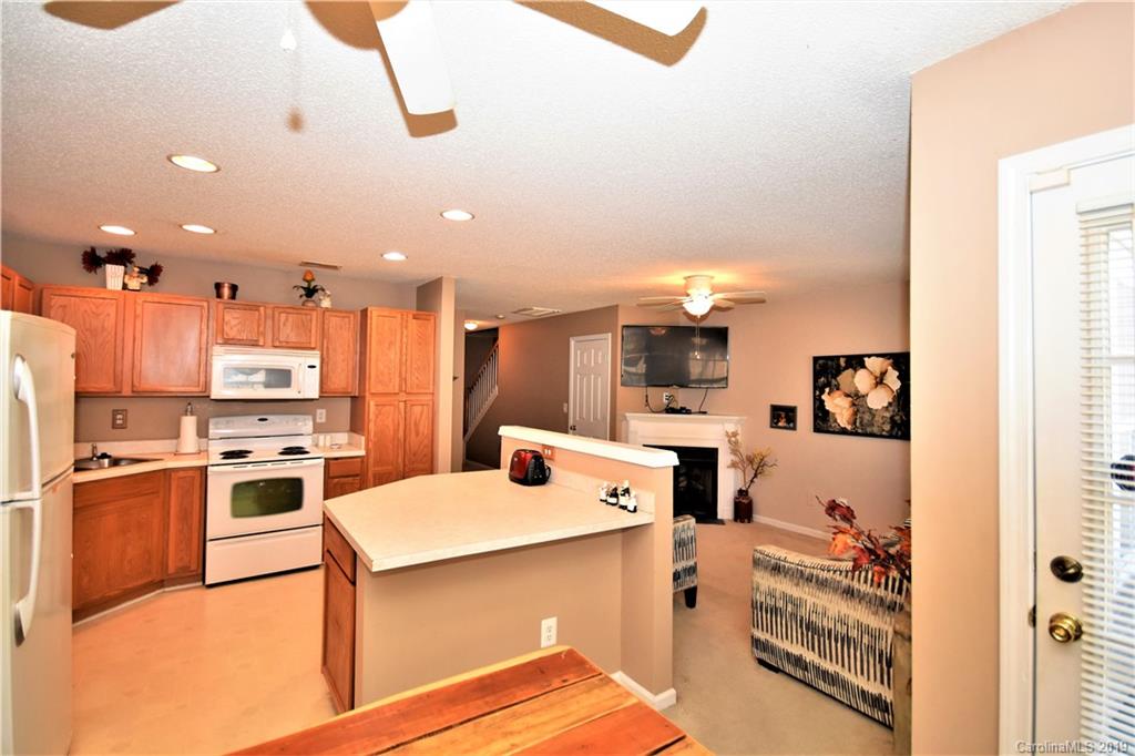16733 Timber Crossing Road Charlotte, NC 28213 - Photo 8 of 27