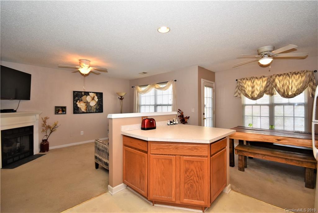 16733 Timber Crossing Road Charlotte, NC 28213 - Photo 9 of 27
