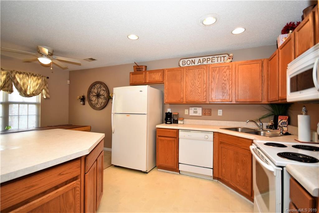 16733 Timber Crossing Road Charlotte, NC 28213 - Photo 10 of 27