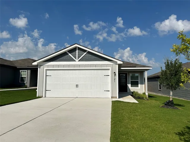 $1,795 | 121 Morrison Drive, Jarrell, TX 76537