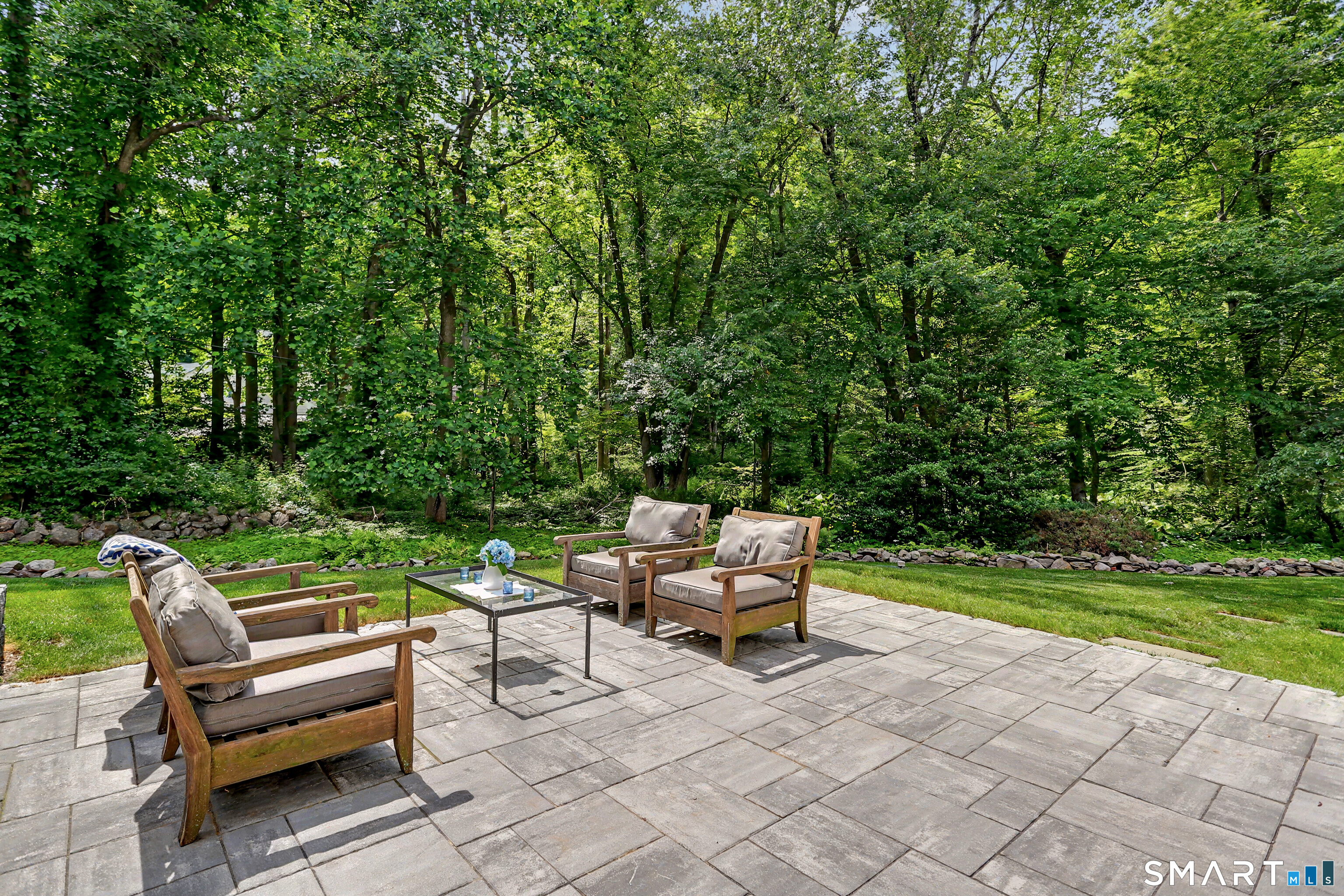 1192 Catamount Road Fairfield, CT 06824 - Photo 29 of 37