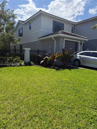 $3,050 | 200 Southeast 5th Court, Unit 200, Deerfield Beach, FL 33441
