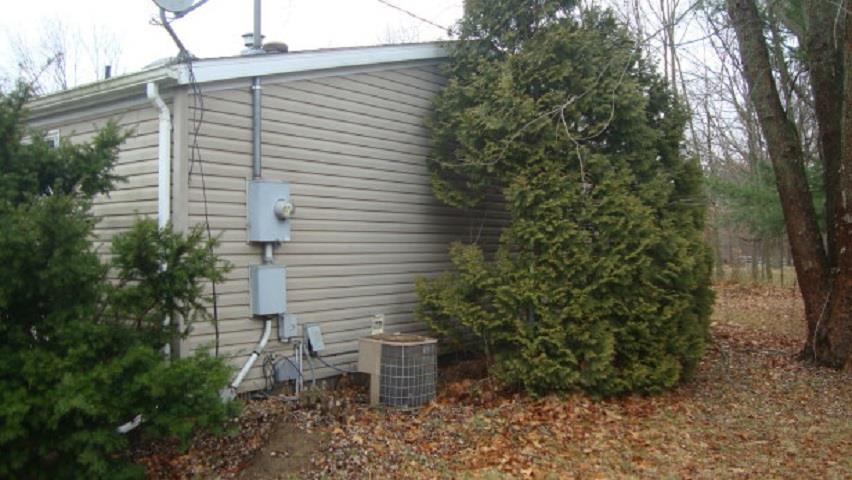 13996 Litchfield Road Montrose, MI 48457 - Photo 4 of 23 Gallery Image 4
