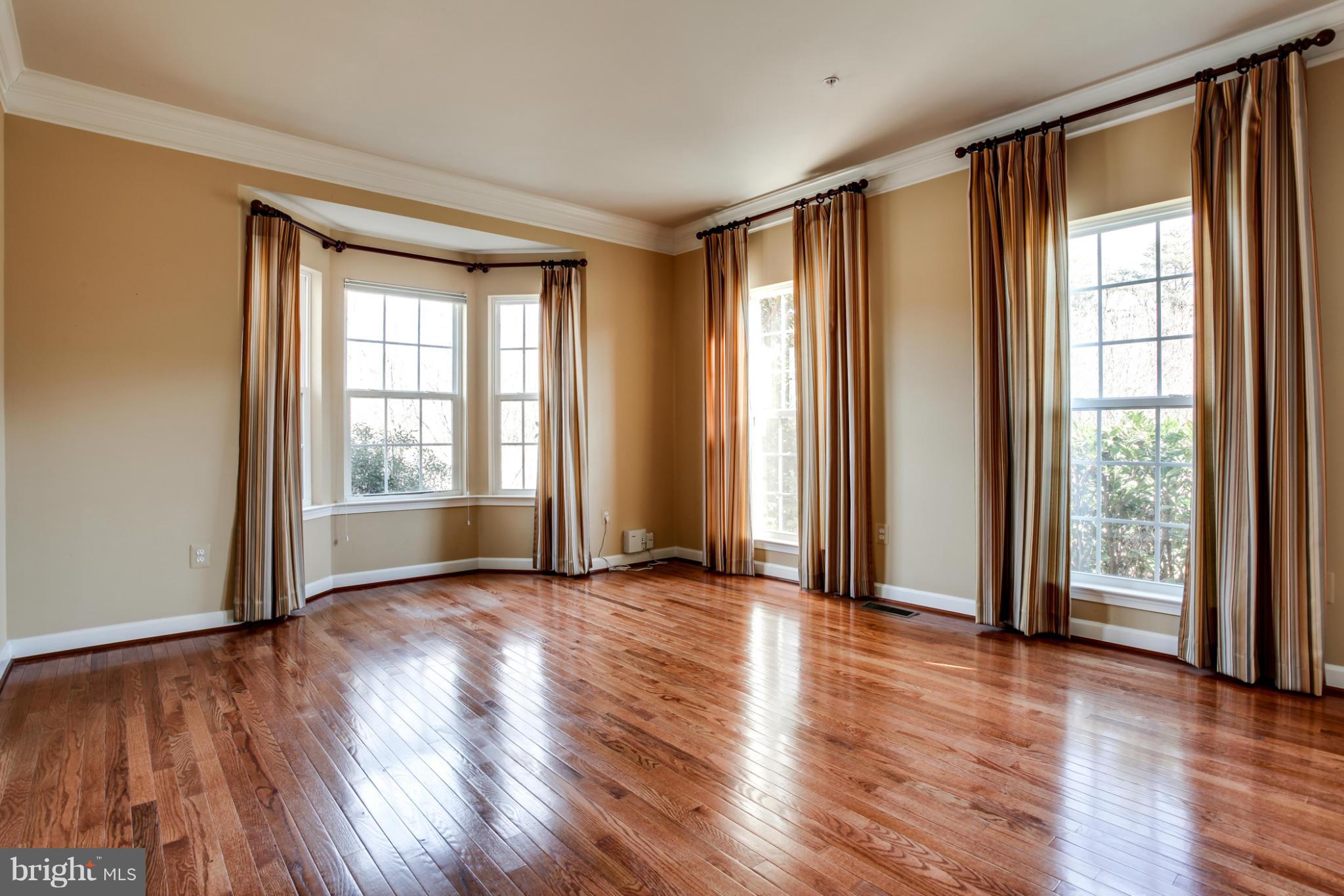 6647 Hawkins Gate Road La Plata, MD 20646 - Photo 4 of 30 Living Room