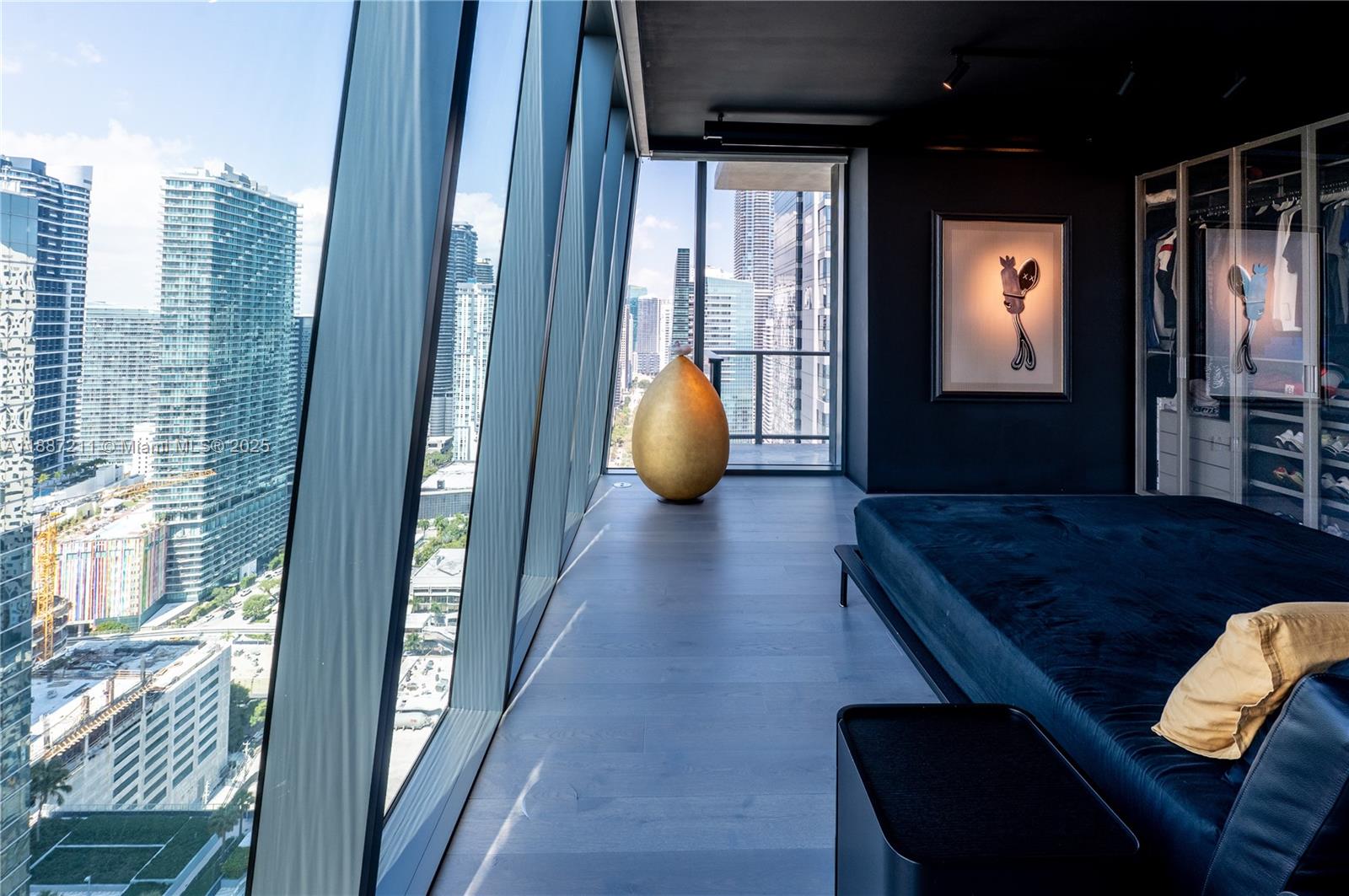 1451 Brickell Avenue, Unit 3903 Miami, FL 33131 - Photo 18 of 44 a living room with furniture