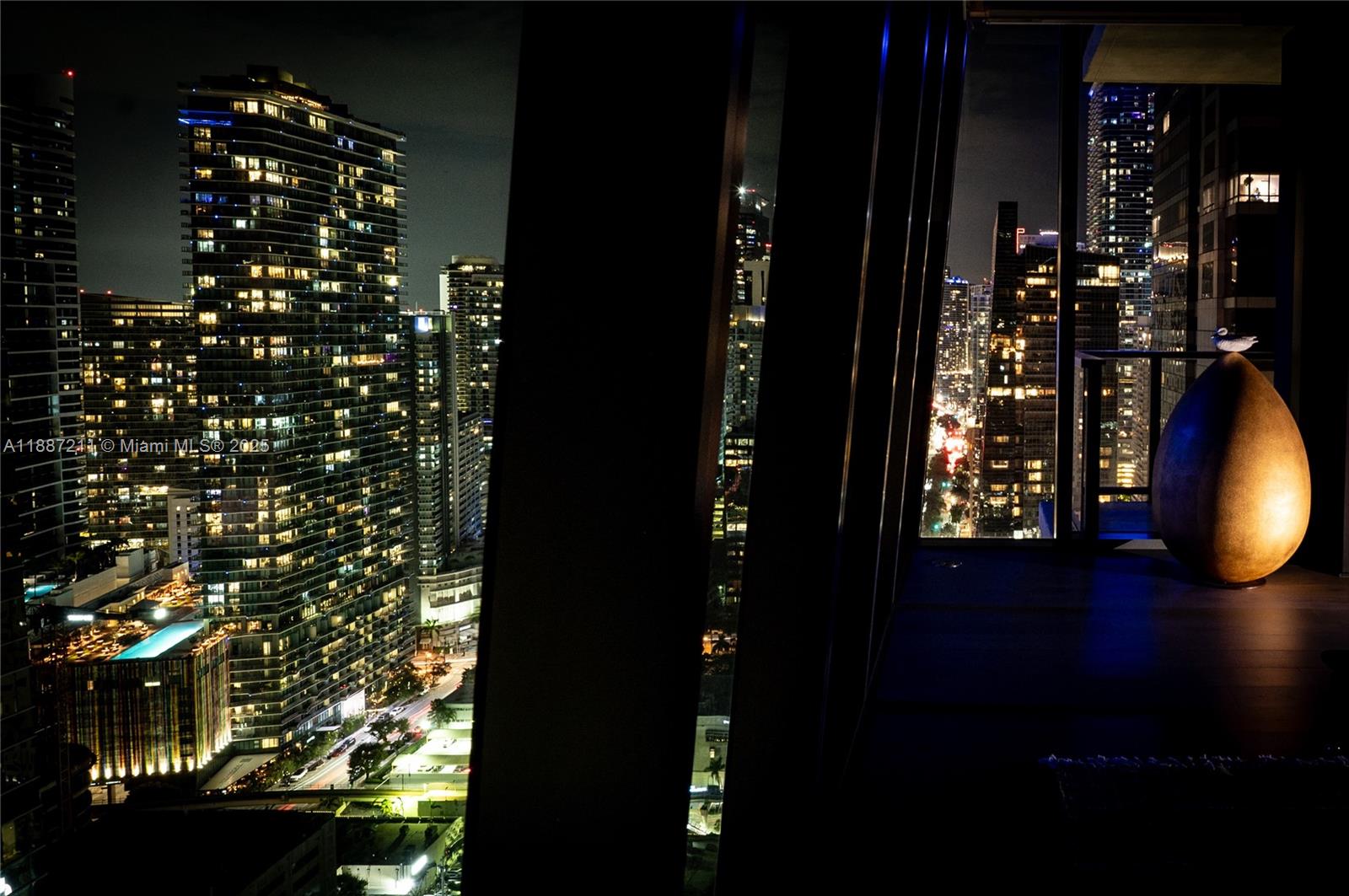 1451 Brickell Avenue, Unit 3903 Miami, FL 33131 - Photo 19 of 44 a view of entryway